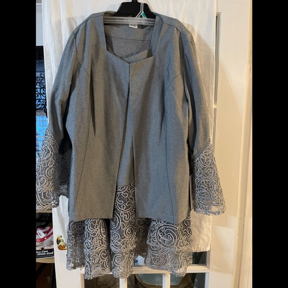 Size 22W Gray 3 piece suit. - Picture 1 of 5